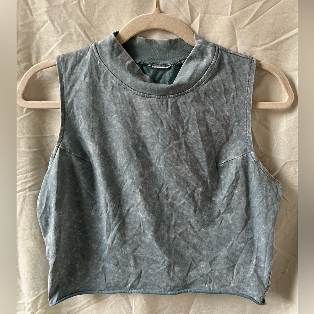 Reebok Stone Wash Slate Blue work out cropped mock neck tank top